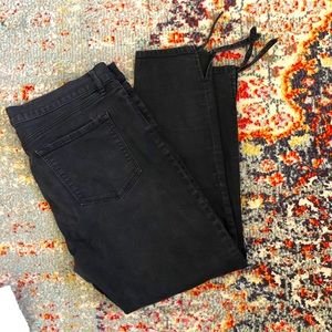 Ankle length jeans with tie bows on ankle